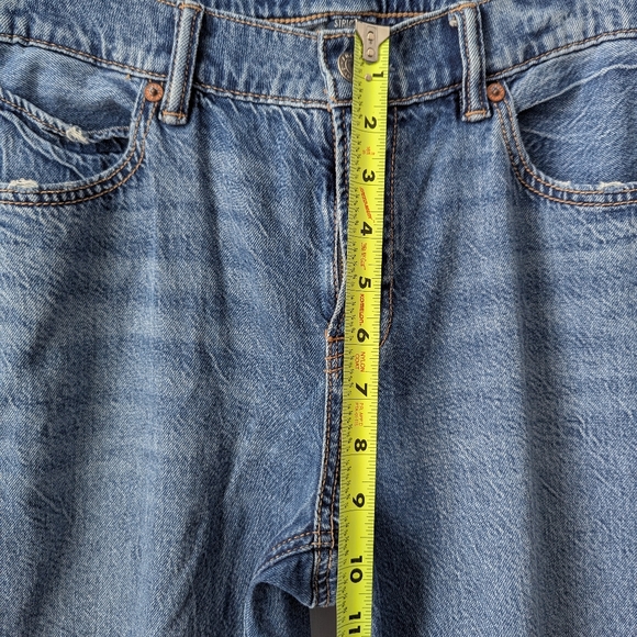 American Eagle Strigid Low Rise Ultra Wide Leg Jeans Size 4 Regular - Picture 13 of 15